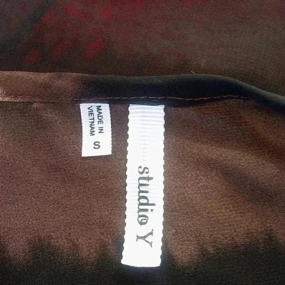 Studio Y Ombre Sheer Chiffon Beaded Neckline Flutter Sleeve Flowy Blouse Top - Picture 6 of 7